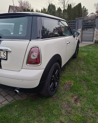 MINI ONE cena 19900 przebieg: 186000, rok produkcji 2009 z Gniezno małe 254